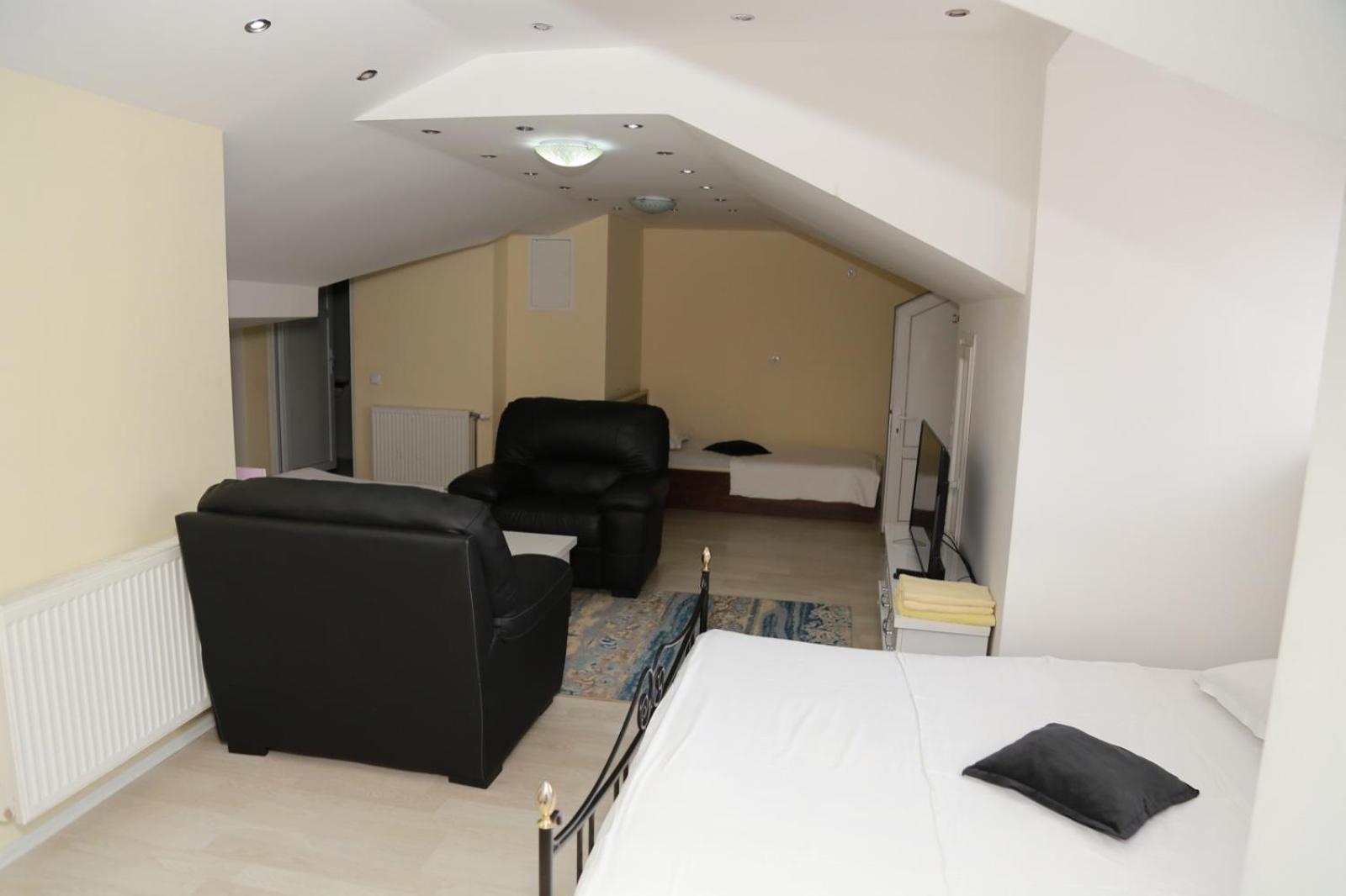 Hotel Venisi พริเซรน ภายนอก รูปภาพ