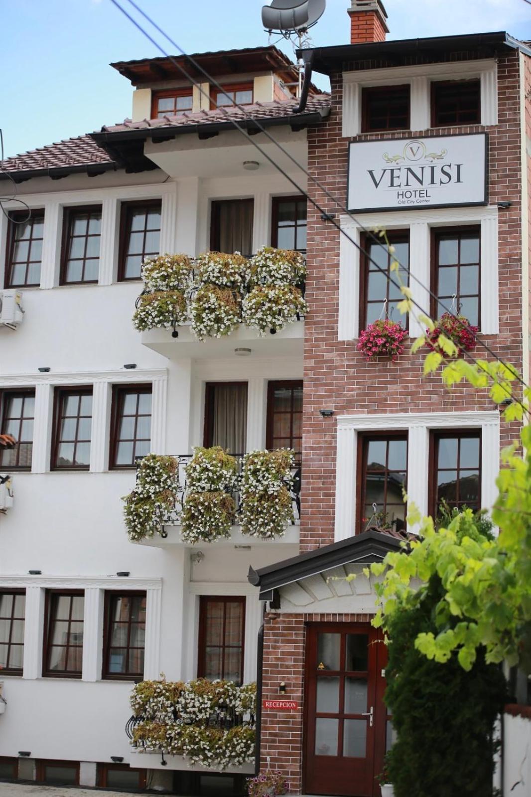 Hotel Venisi พริเซรน ภายนอก รูปภาพ